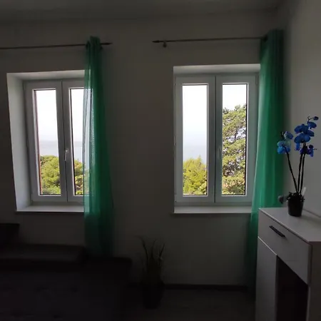 Ravnice Apartment *